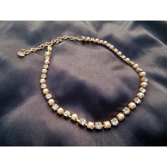Vintage TRIFARI Gold Tone Clear Rhinestones and Faux Pearls Necklace - Picture 3 of 5